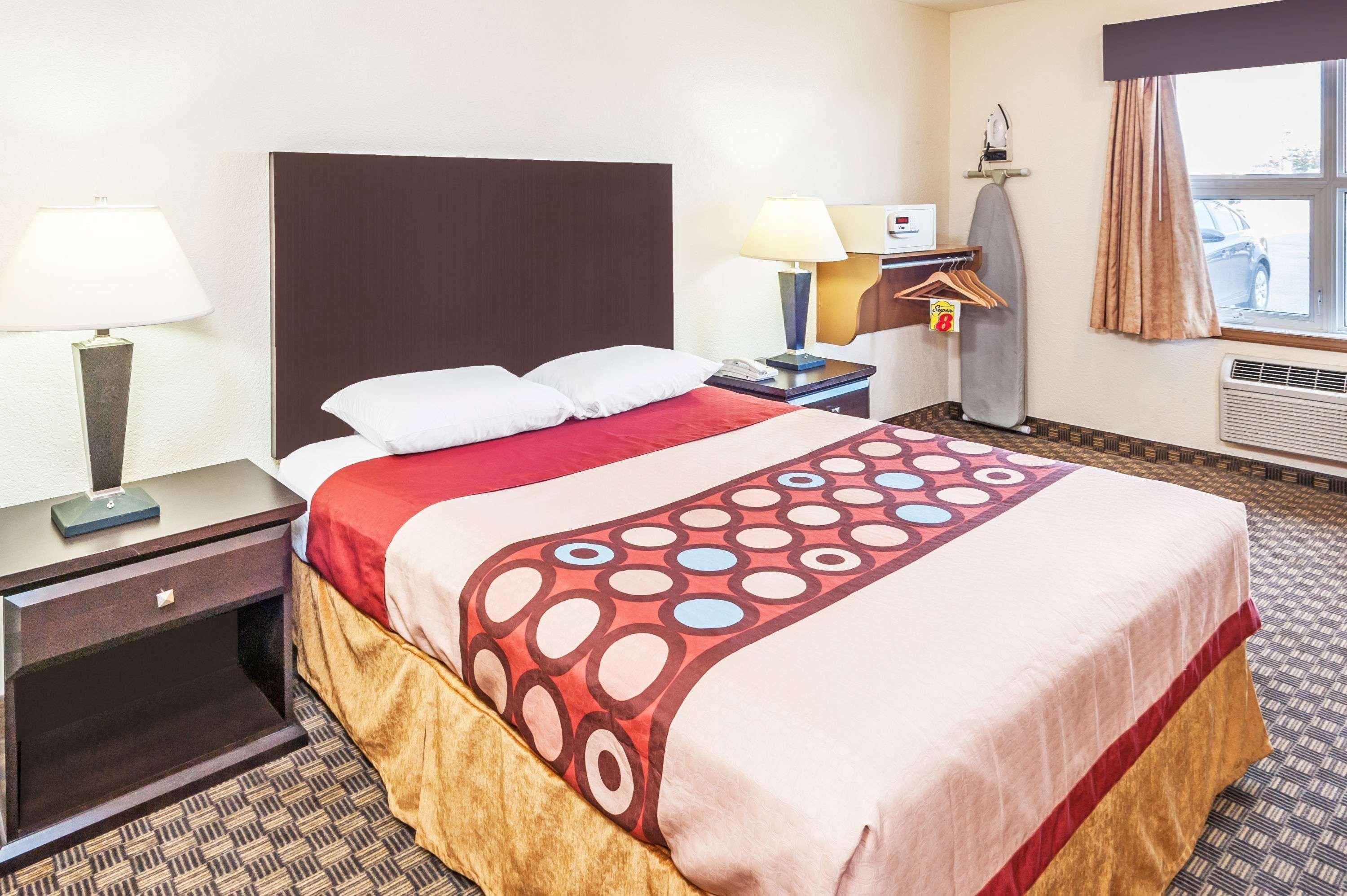 מלון Super 8 By Wyndham Calgary/Airport מראה חיצוני תמונה
