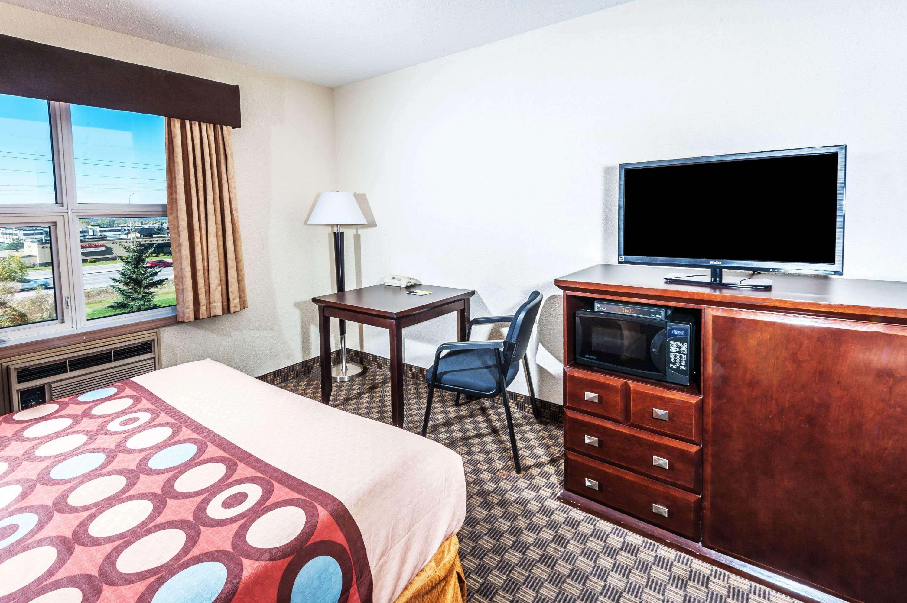 מלון Super 8 By Wyndham Calgary/Airport מראה חיצוני תמונה